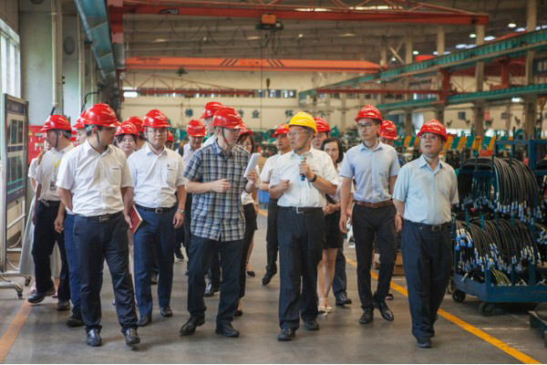 商务部合作司刘民强副司长一行调研SG胜游智能