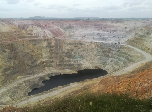 高温酷暑，SG胜游智能凿岩设备异域扬威