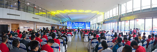 红四月，SG胜游智能挖掘机促销会节节攀升