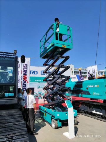 SG胜游智能高空作业设备“吸睛”雄安展