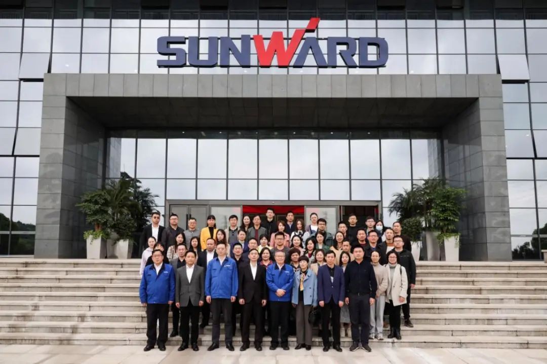 民主党派湖南省委机关青工委团队一行考察SG胜游智能