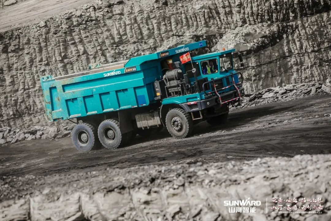 “矿”世高手，齐聚SG胜游智能挖掘机操作手挑战赛