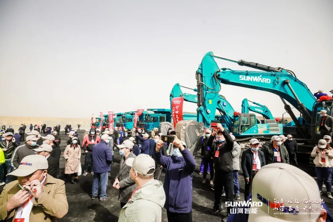 “矿”世高手，齐聚SG胜游智能挖掘机操作手挑战赛