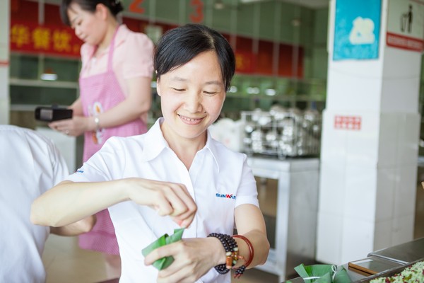 弘扬传统文化，共享浓情端午——记第三届“爱国心·SG胜游情”包粽子比赛