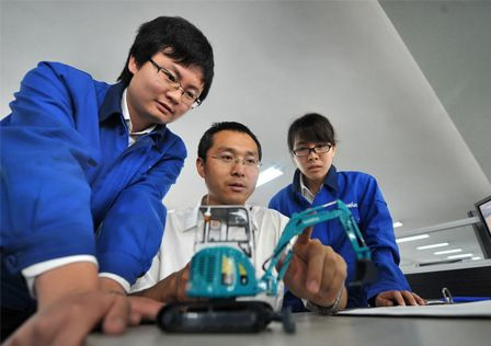 新华社报道：SG胜游智能蝉联全球工程机械50强