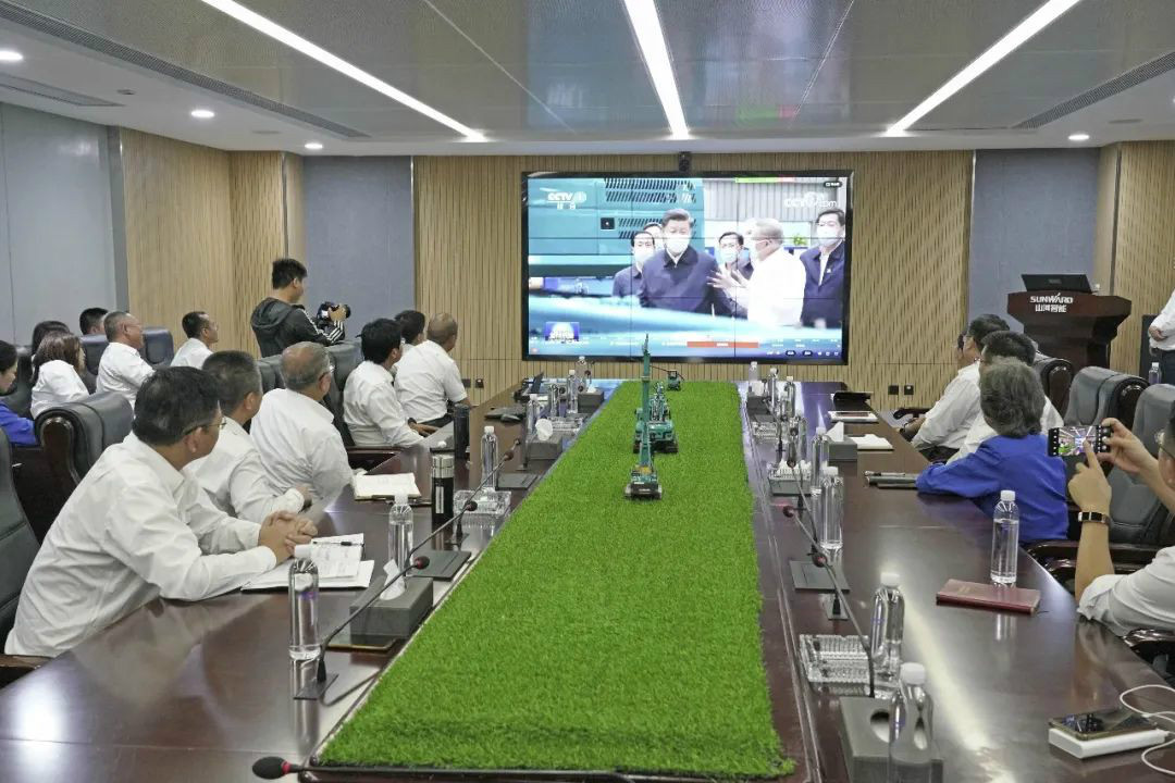 总书记“点赞”SG胜游创新，SG胜游智能集中收看《新闻联播》