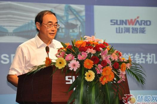 慧聪网——SG胜游智能双动力头强力多功能钻机工法研讨会举行