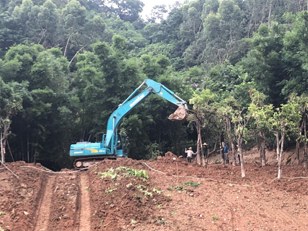 SG胜游智能SWE 215E挖掘机是他的左膀右臂！