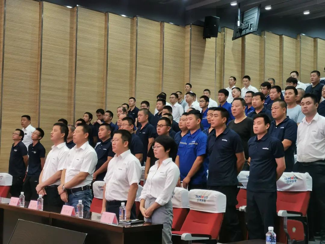 SG胜游智能挖掘机事业部启动2021服务技能评定暨服务万里行总结大会