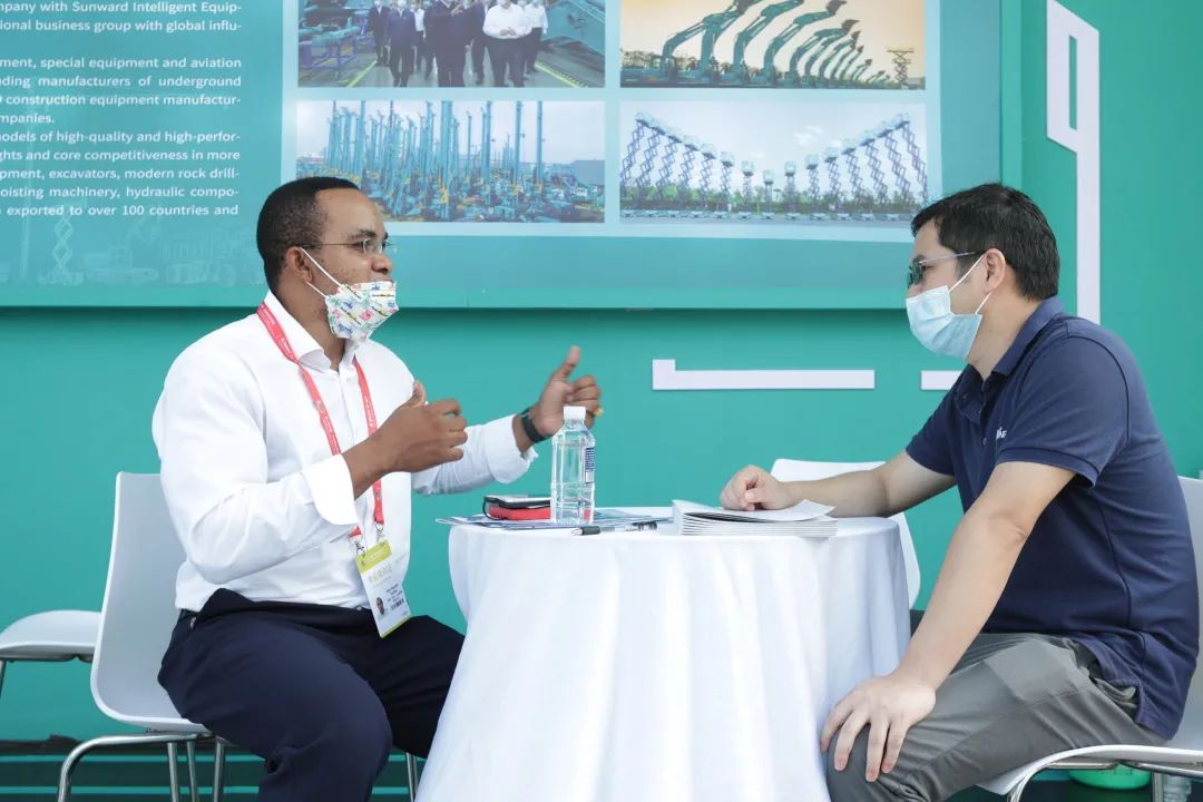 亮相中非经贸博览会！SG胜游智能尽展工程机械国产品牌魅力