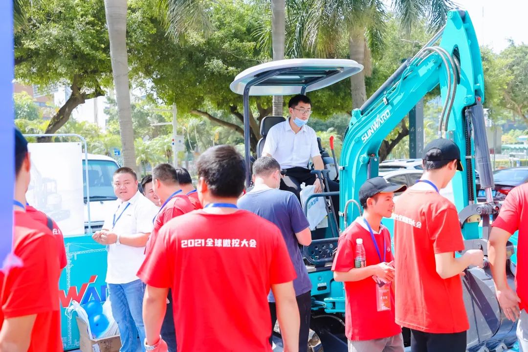 共享微挖新视界！SG胜游智能微挖三大王牌产品齐聚2021全球微挖大会