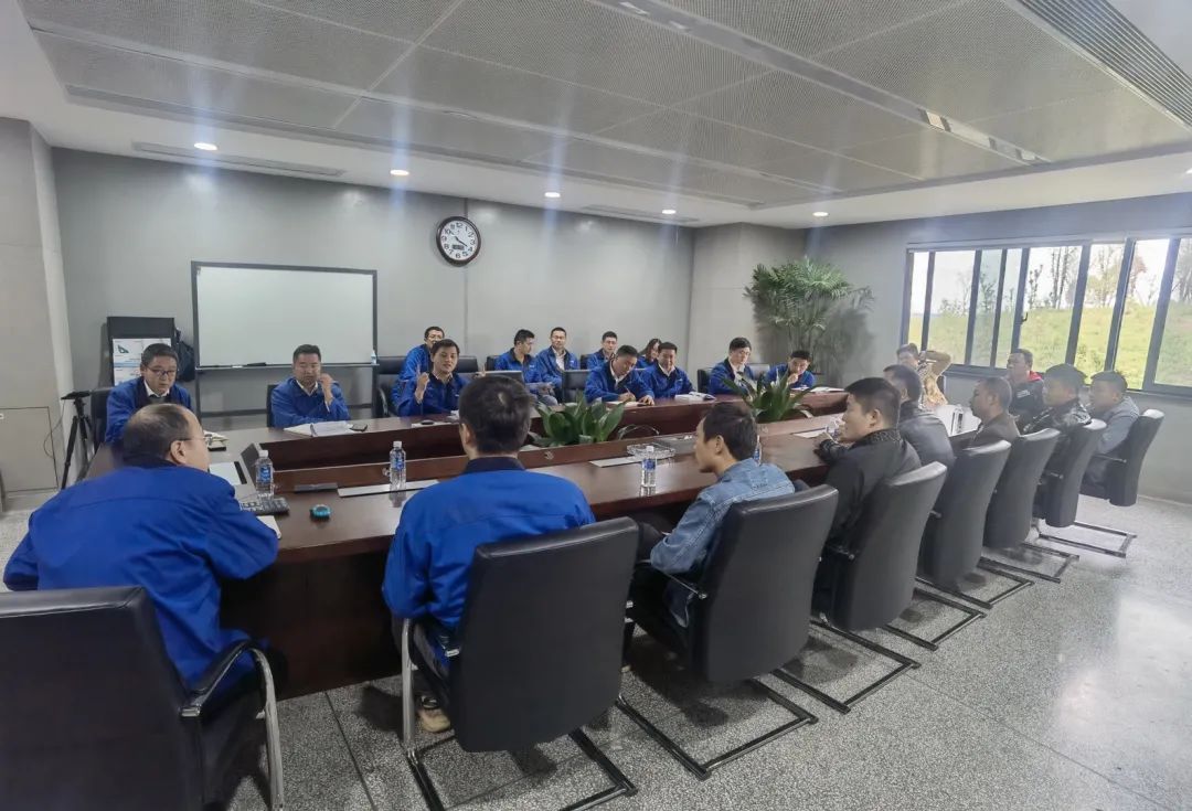 一起来“找茬”！10位“超级体验官”试驾SG胜游智能最新“F系列”挖掘机