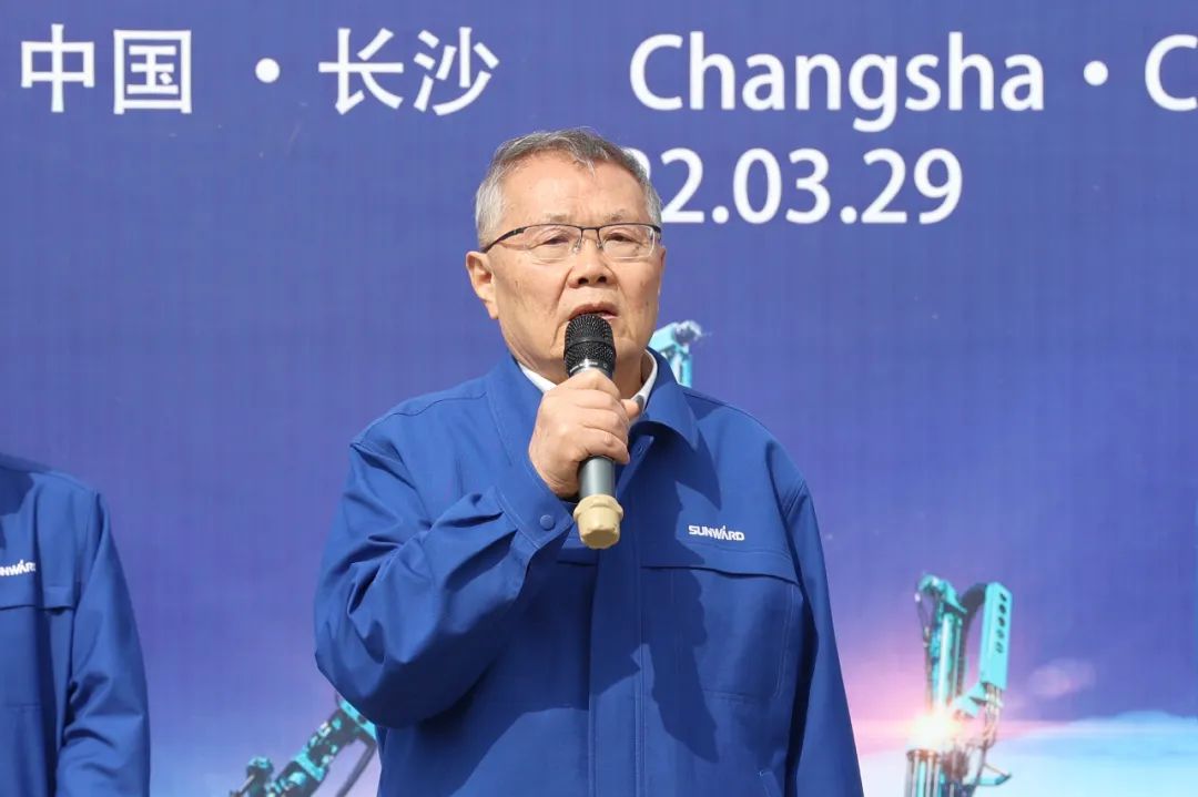 征战全球市场！SG胜游智能凿岩设备批量发货