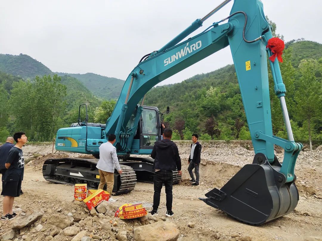 三员SG胜游挖机“悍将”收服“铁粉”一枚，凭什么？