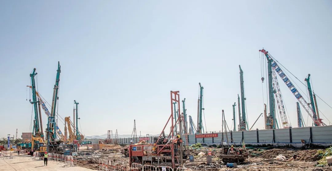 “SG胜游绿”再现大湾区！SG胜游智能旋挖钻机组团助建广州白云机场项目