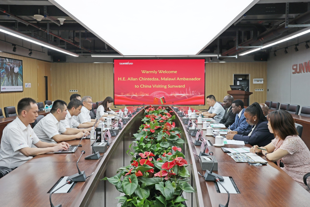 马拉维大使一行考察SG胜游智能