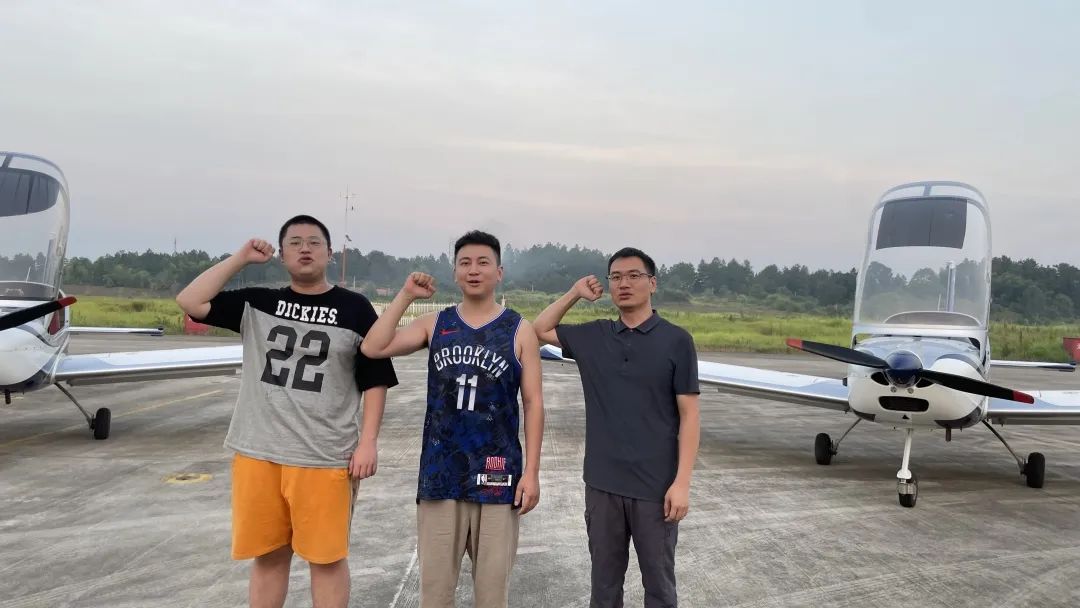 冲上云霄！湖南SG胜游通航学员成功单飞