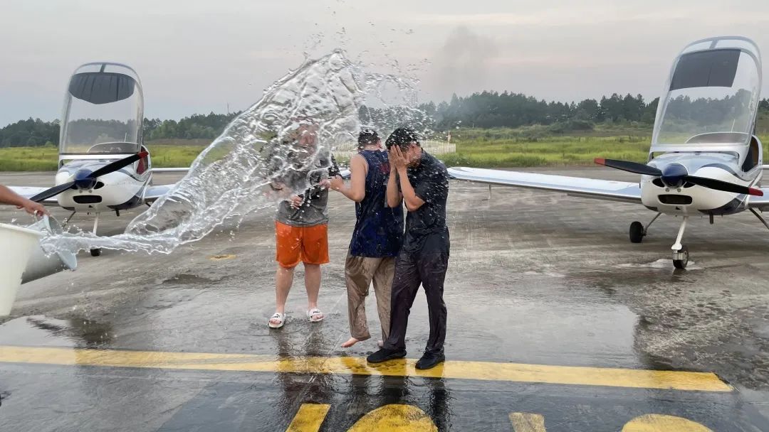 冲上云霄！湖南SG胜游通航学员成功单飞