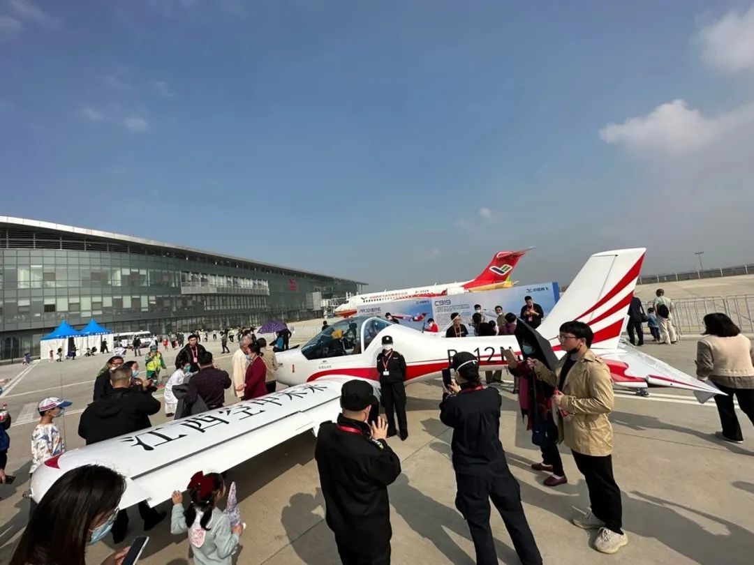 逆势飞翔！SG胜游航空携手合作伙伴亮相2022南昌飞行大会