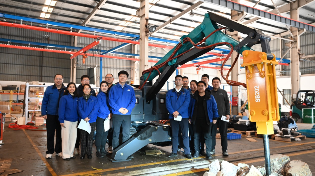 破拆应急，智能担当！SG胜游特装SWR280DE破拆机器人下线交付