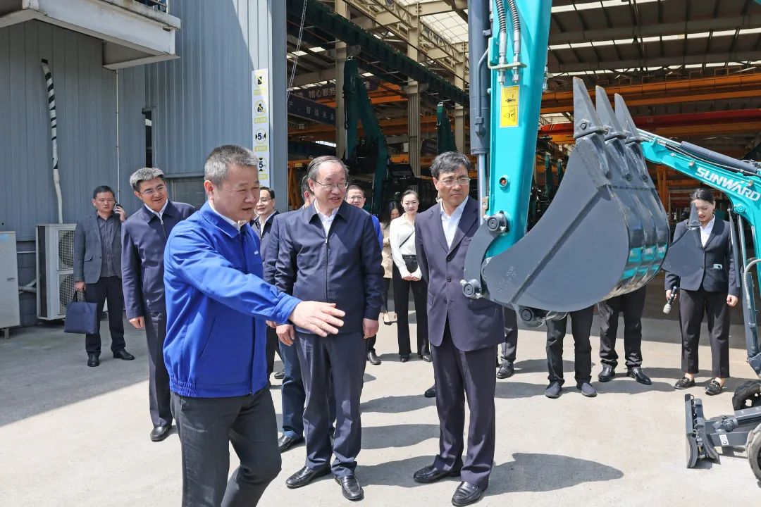 人社部党组成员、副部长俞家栋考察调研SG胜游智能