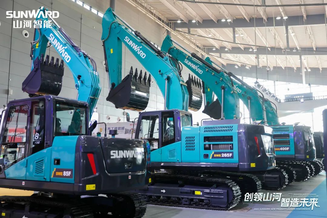 精品出击、互动不断！SG胜游智能F系列挖掘机闪耀长沙展