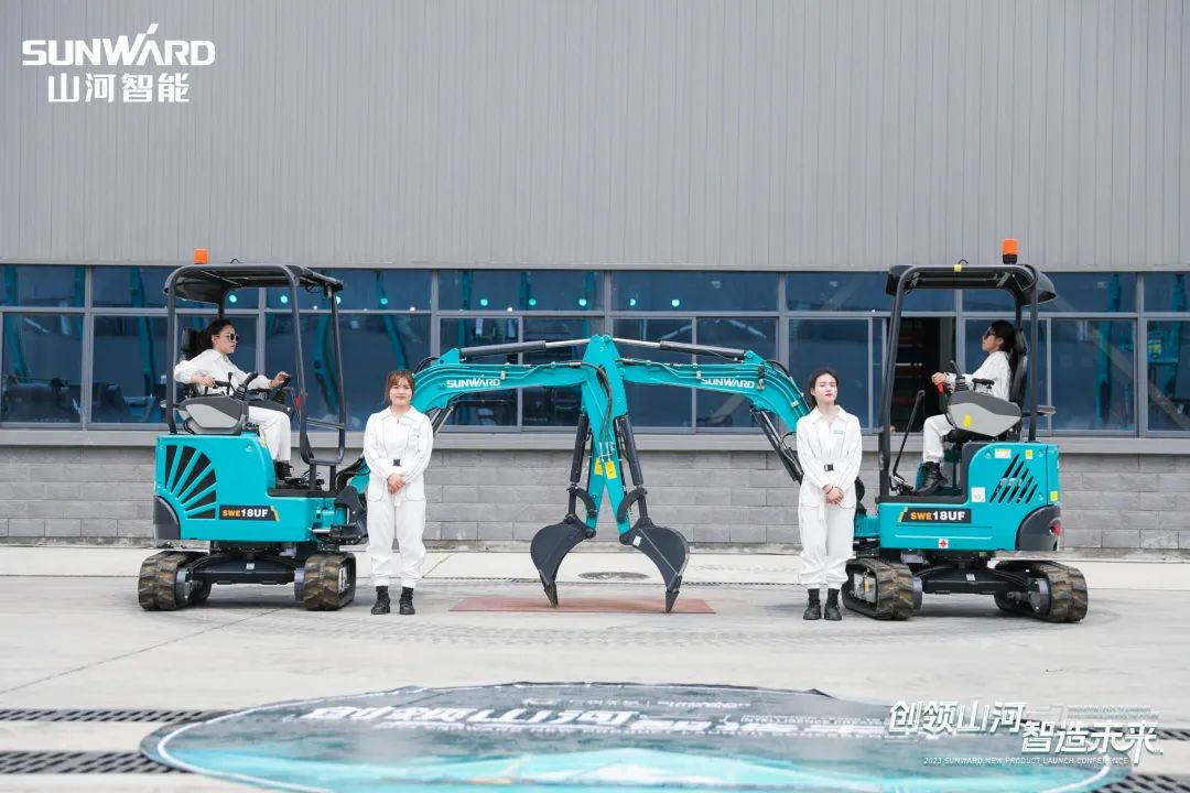 精品出击、互动不断！SG胜游智能F系列挖掘机闪耀长沙展