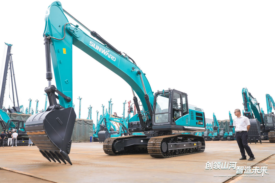 精品出击、互动不断！SG胜游智能F系列挖掘机闪耀长沙展