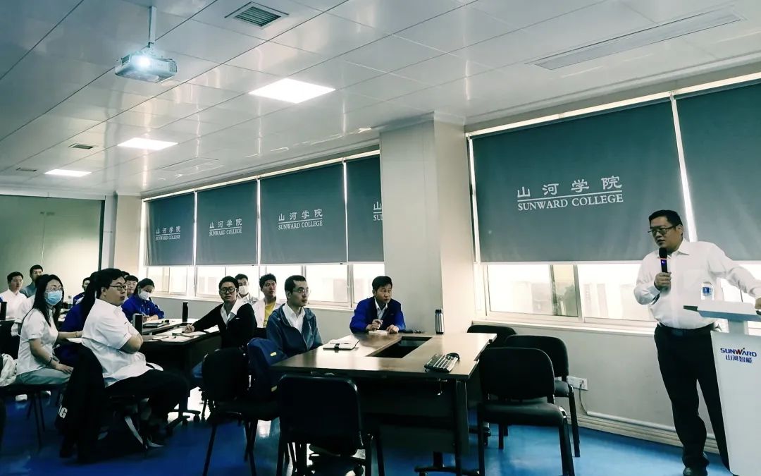 劳动光荣，创造伟大！记录那些平凡且伟大的劳动瞬间