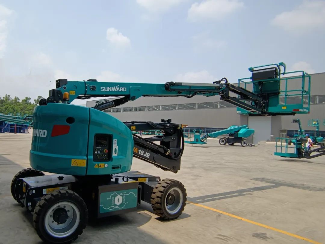 新能源家族再添“新丁”！SG胜游智能三款电动臂式高空作业平台齐下线