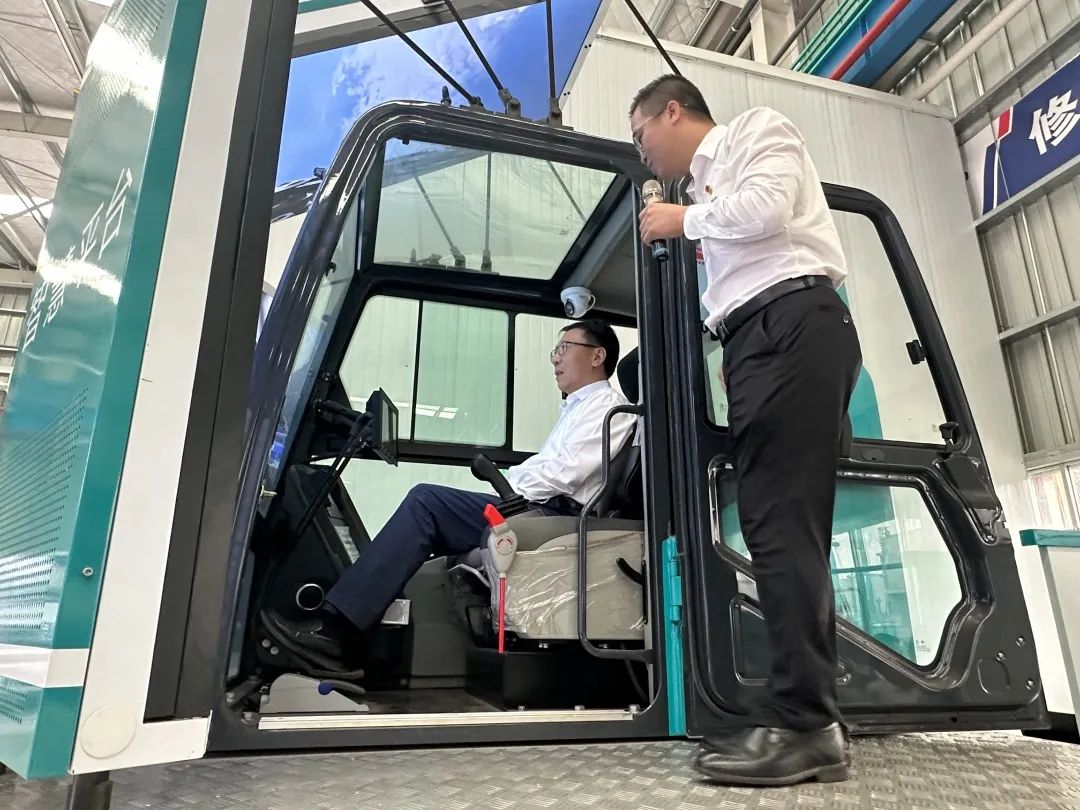 中国联通集团副总经理梁宝俊到访SG胜游智能