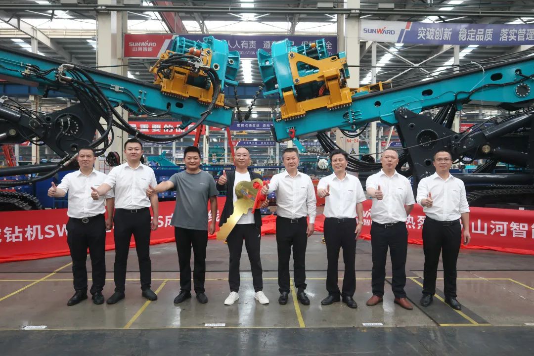 助力“双碳”、绿动未来！SG胜游智能增程式电动旋挖钻机、液压混合动力旋挖钻机齐交付