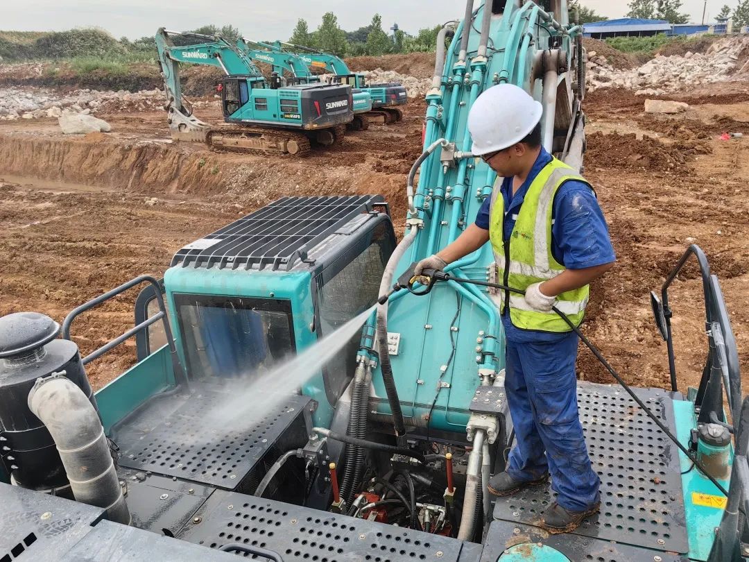 品质SG胜游，用心服务！SG胜游智能挖掘机2023年服务万里行正式出征