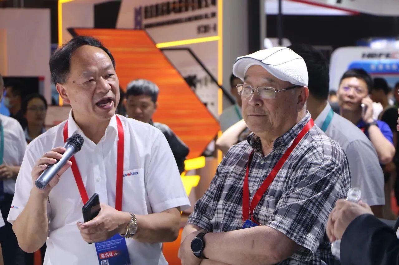 中铁SG胜游亮相首届广州大湾区国际轨道交通产业发展论坛暨展览会