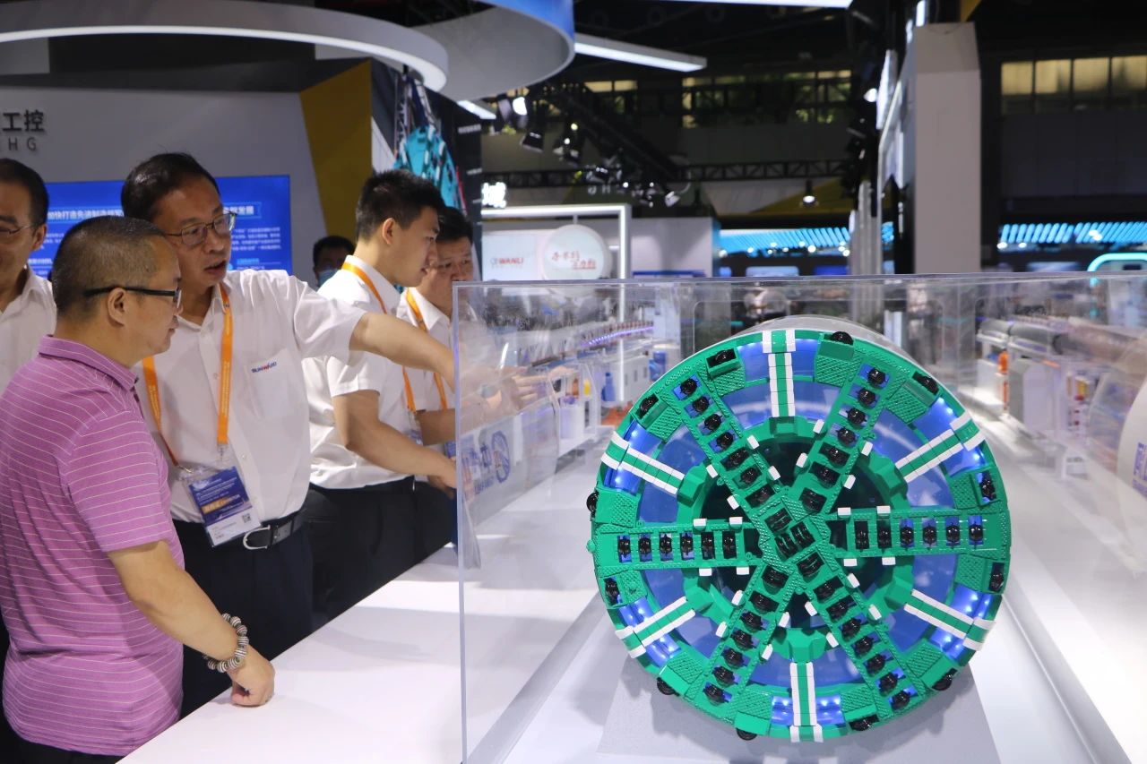 中铁SG胜游亮相首届广州大湾区国际轨道交通产业发展论坛暨展览会