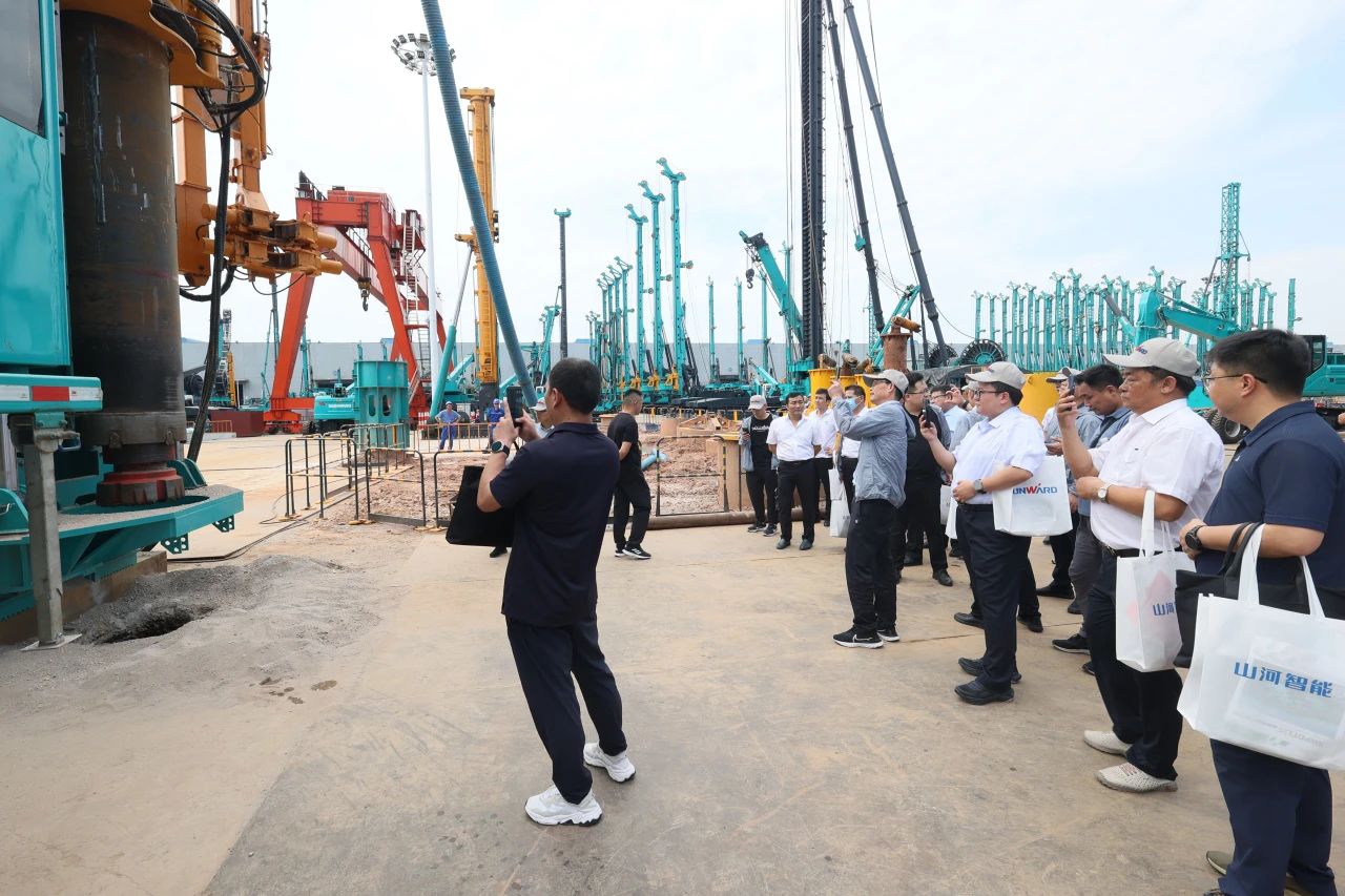 SG胜游智能全球首创深井套管车载钻机下线发布