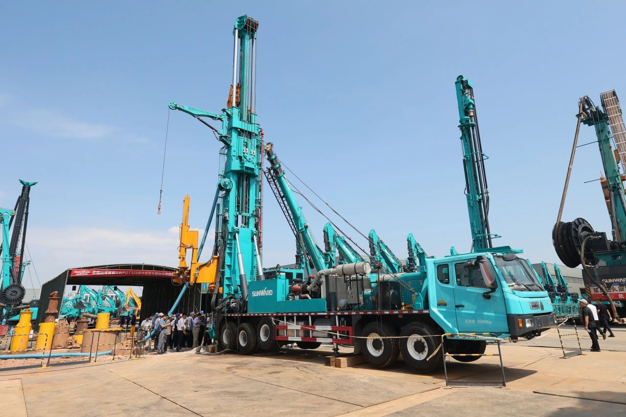 SG胜游智能全球首创深井套管车载钻机下线发布
