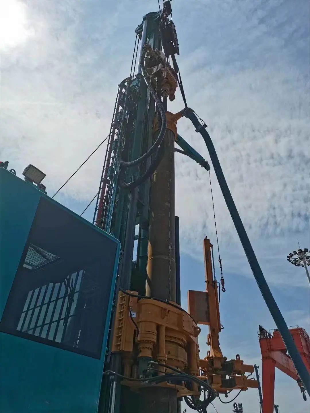 SG胜游智能全球首创深井套管车载钻机下线发布