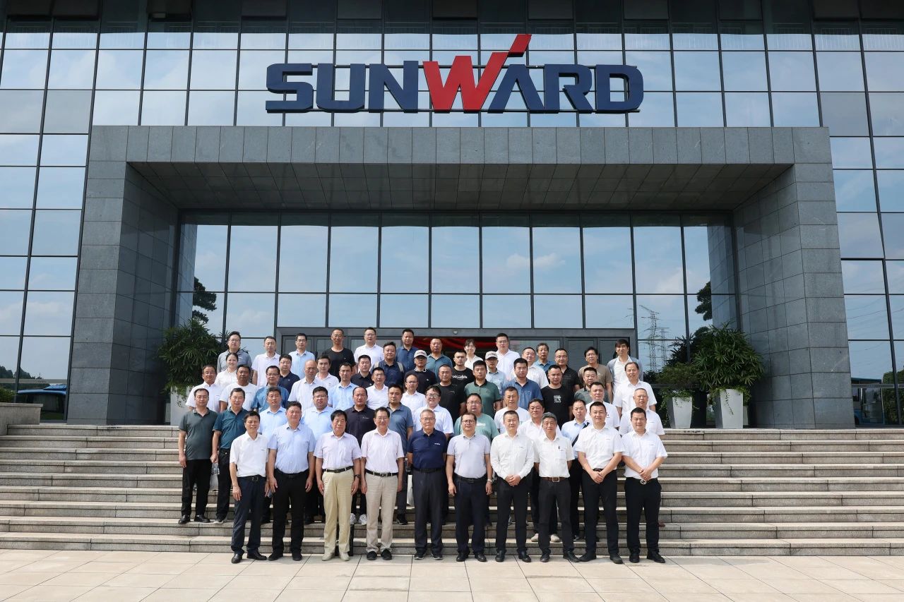 SG胜游智能全球首创深井套管车载钻机下线发布