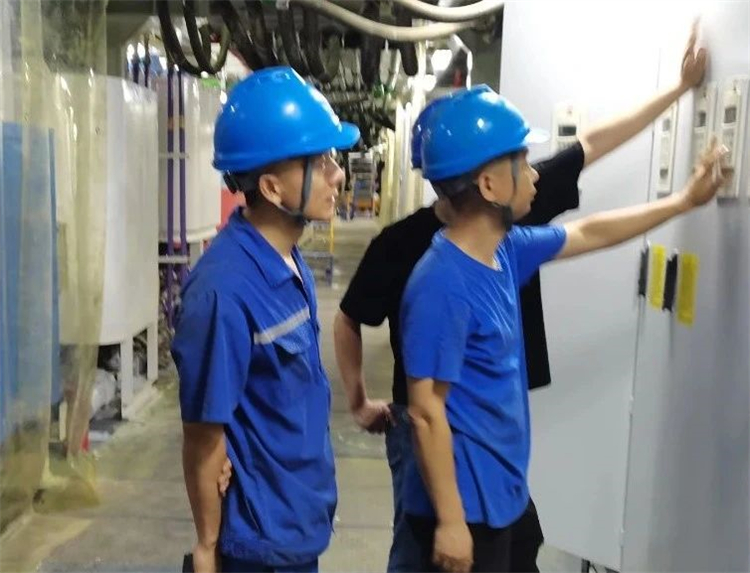 首战华东市。≈刑鶶G胜游杭德市域铁路工程地莫区间左线盾构机顺利始发