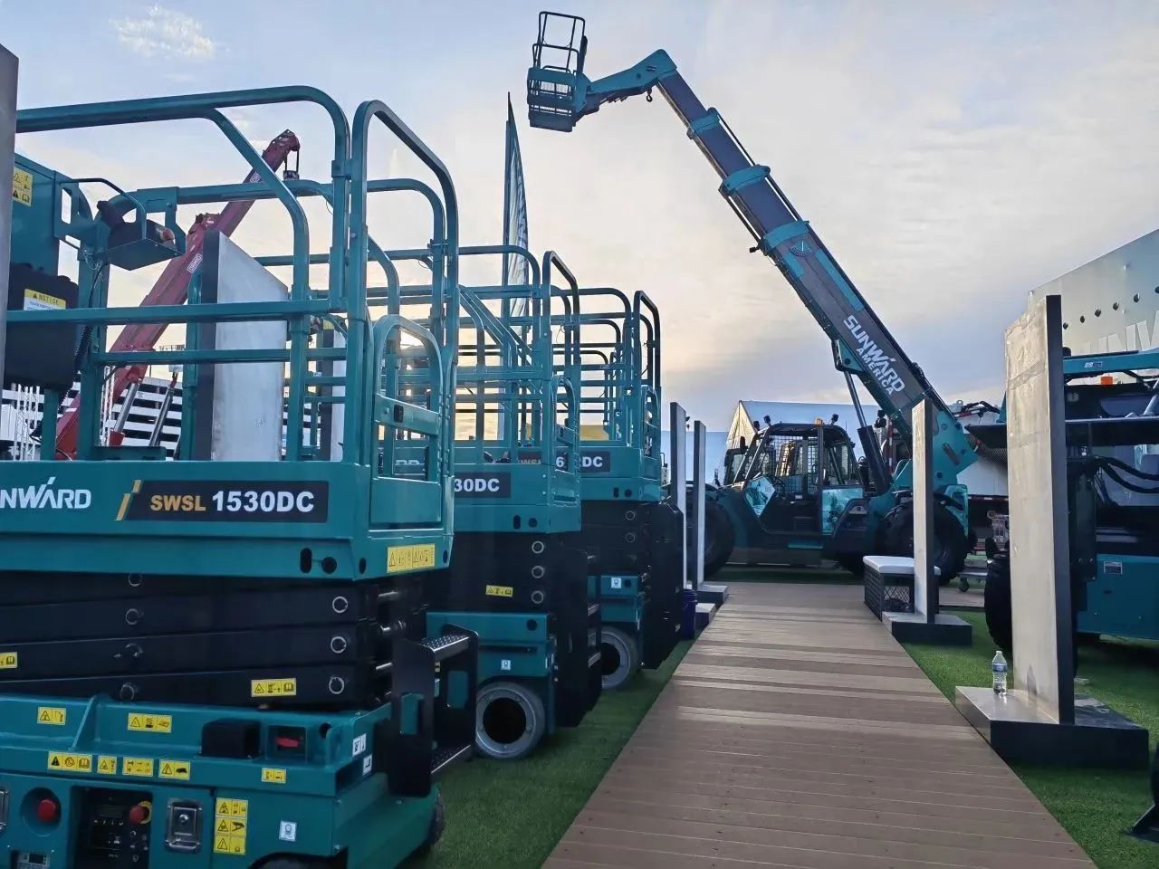 海外销售同比增长超200%！SG胜游智能高空机械阔步“出海”