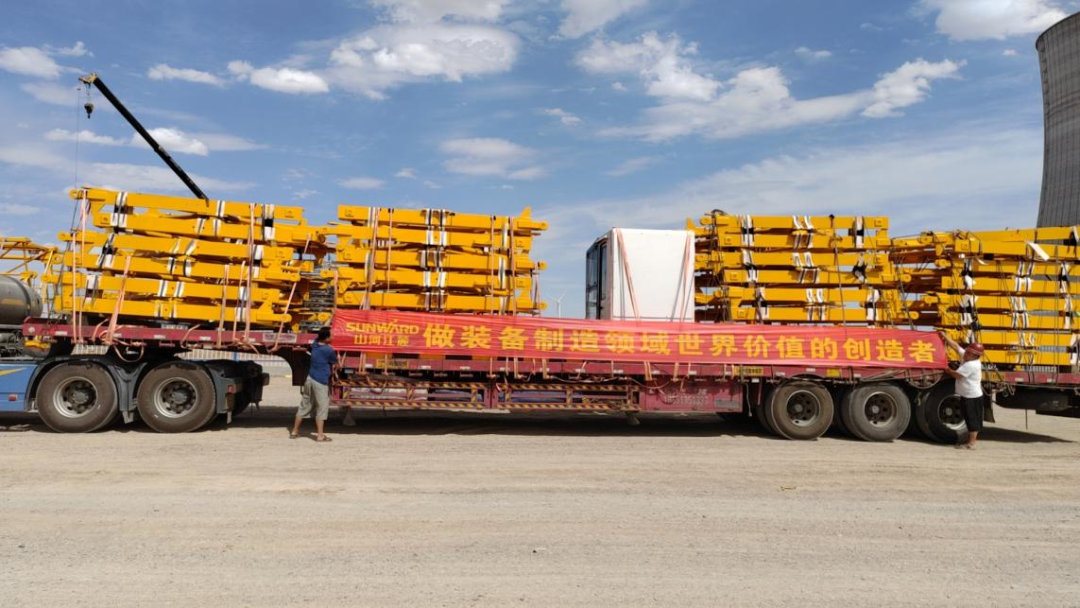 大漠戈壁展雄姿！SG胜游江麓塔机助力常乐电厂项目