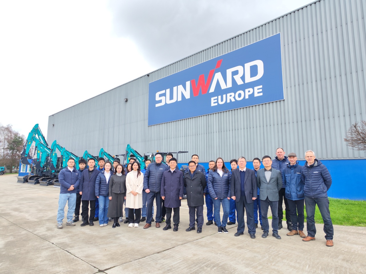 广州工控党委书记、董事长景广军率队赴SG胜游智能欧洲子公司考察