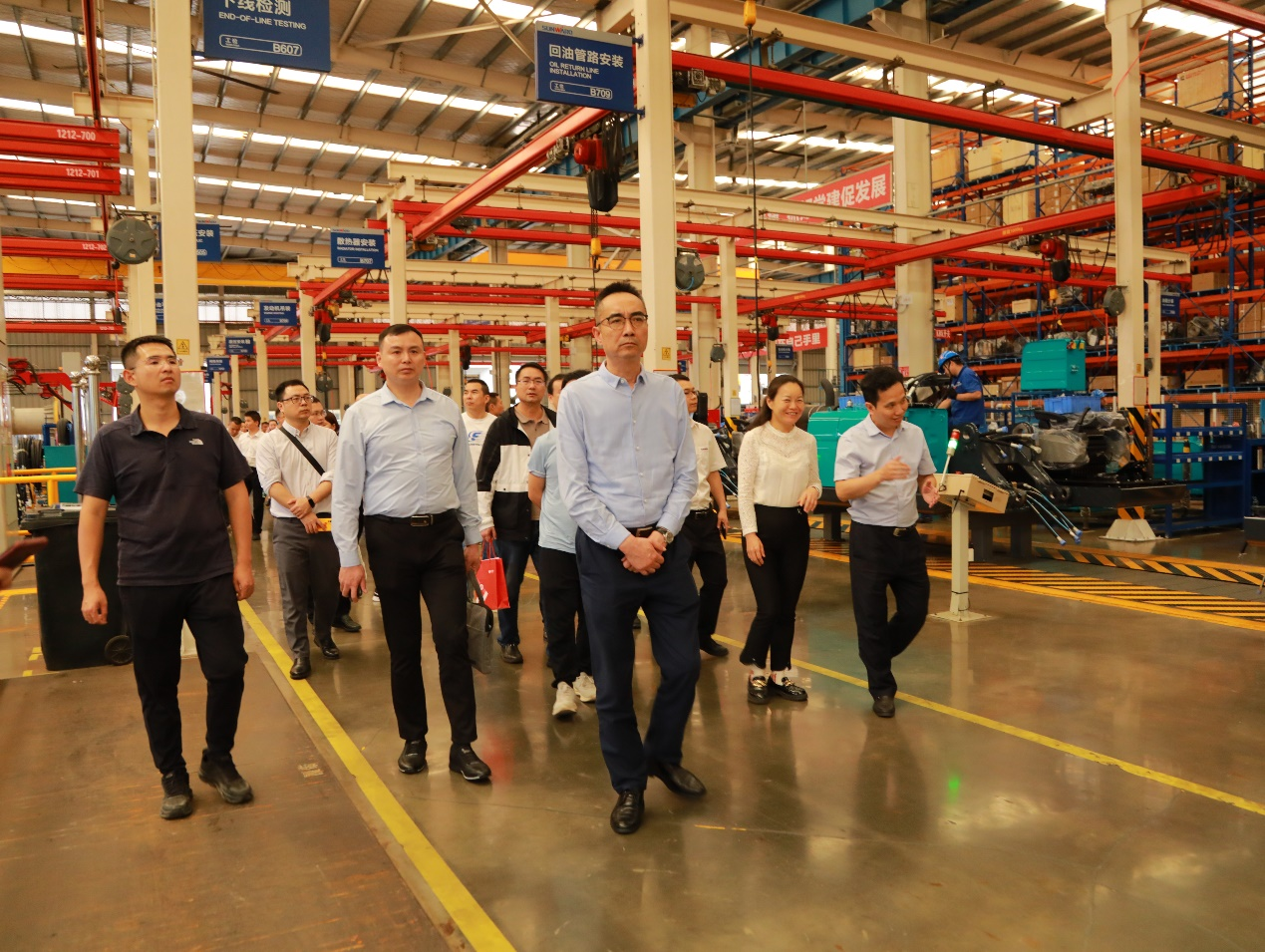 湘潭市工信局带队莅临SG胜游智能开展智能制造现场观摩交流活动