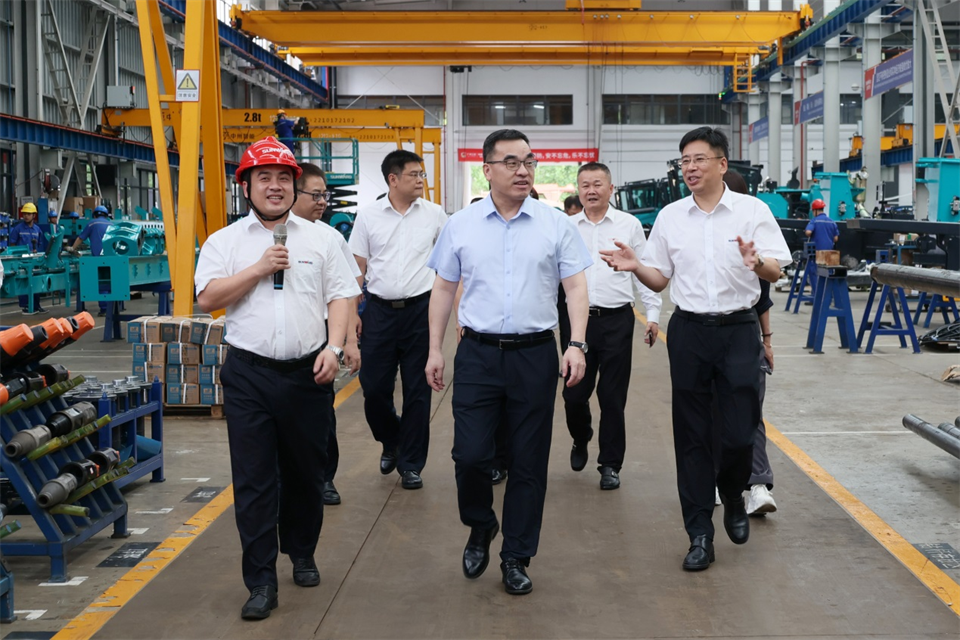 广州工控集团总经理王福铸调研SG胜游智能生产经营工作