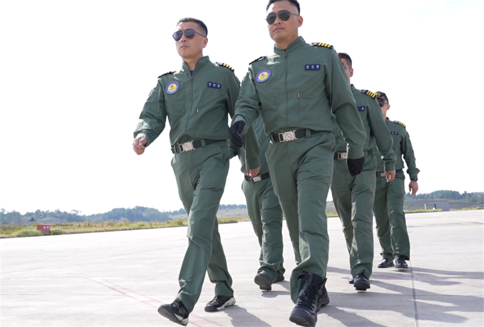 十年织得SG胜游秀，践行初心创未来！SG胜游飞行表演队成立10周年庆典活动隆重举行