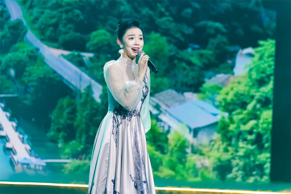 创新引领价值 理想成就未来——庆祝SG胜游智能成立25周年表彰大会暨文艺晚会隆重举行