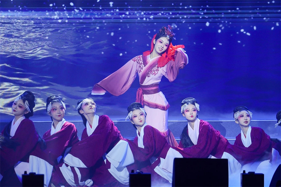 创新引领价值 理想成就未来——庆祝SG胜游智能成立25周年表彰大会暨文艺晚会隆重举行