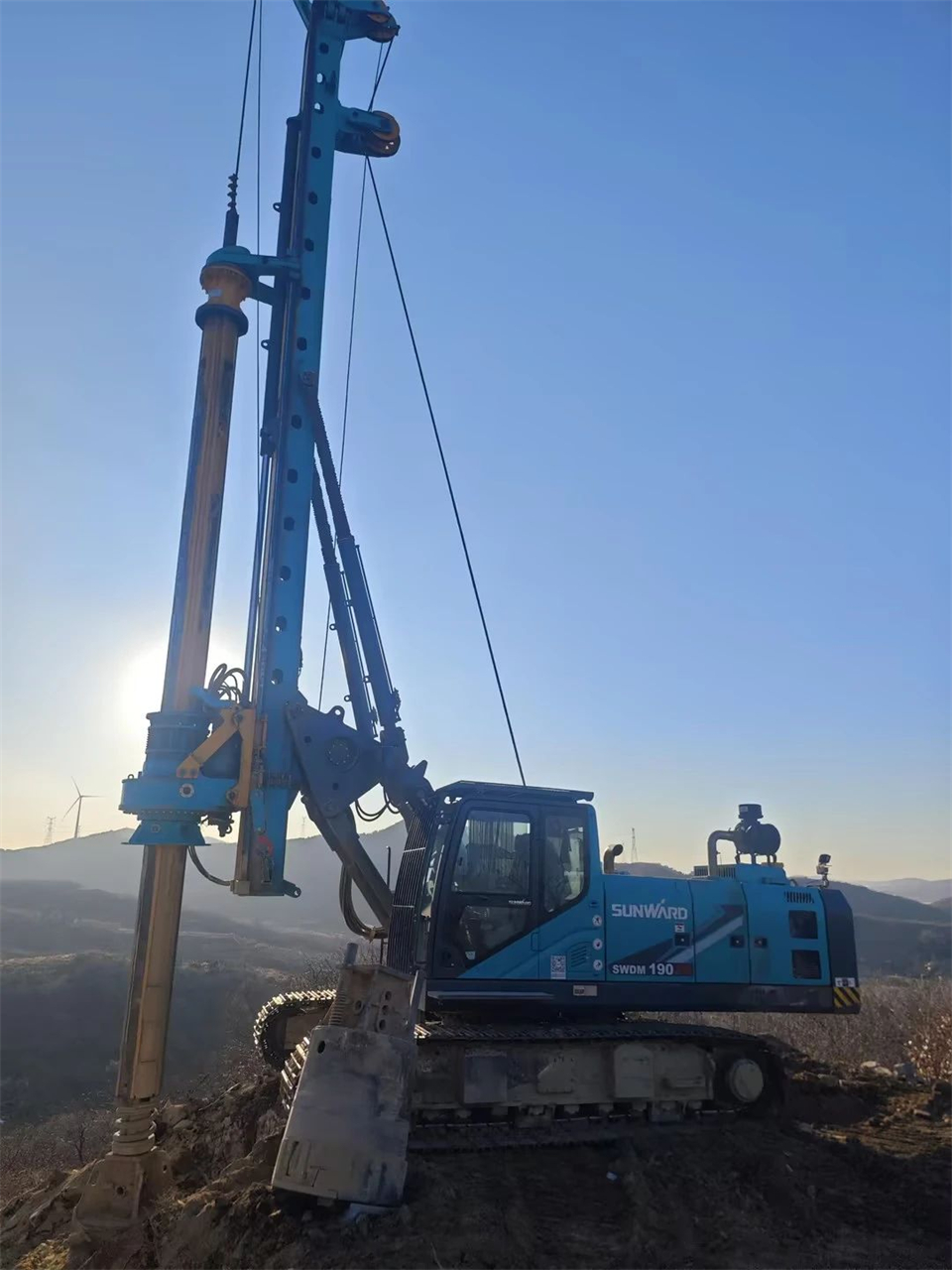 SG胜游智能举办电塔桩技术创新交流会，为电力基础设施建设注入新动力