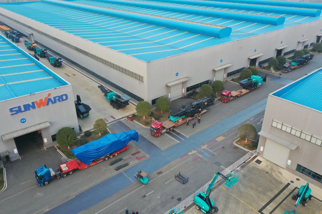 SG胜游普石勒柴电一体移动破碎筛分设备热销海外